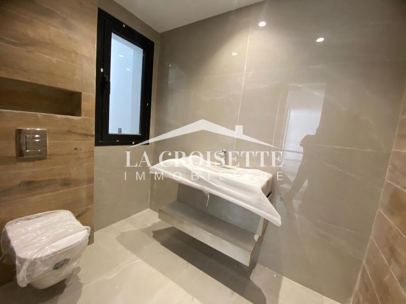 Duplex S+3 avec jardin et piscine à Gammarth